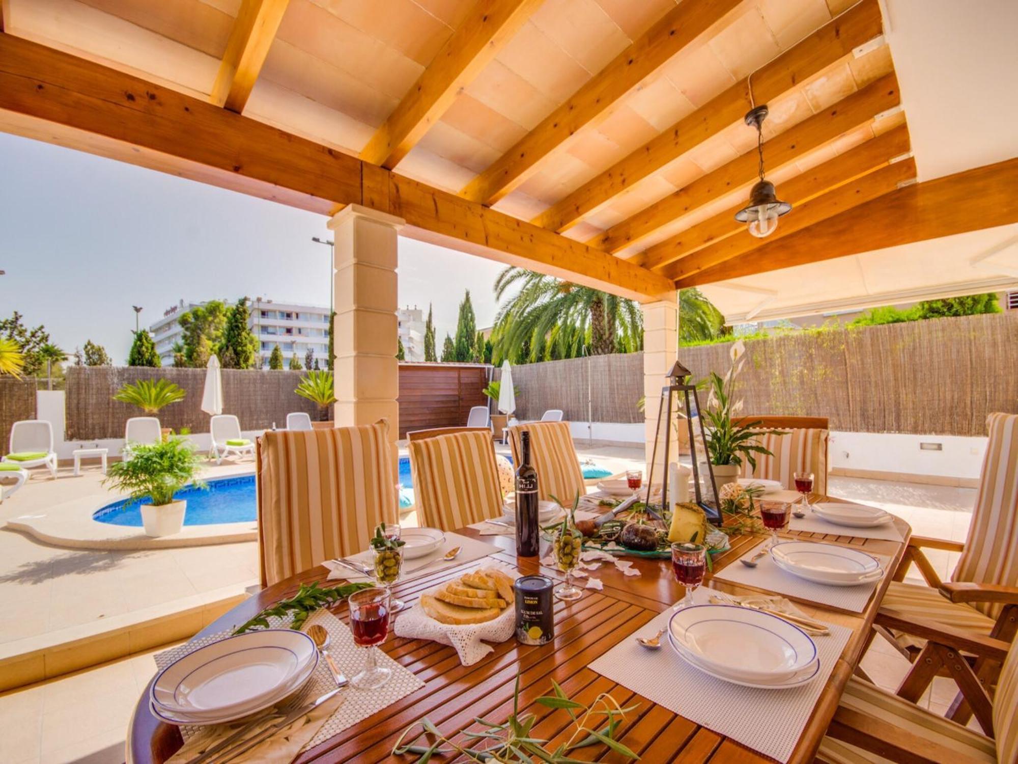 Holiday home Luxury In
